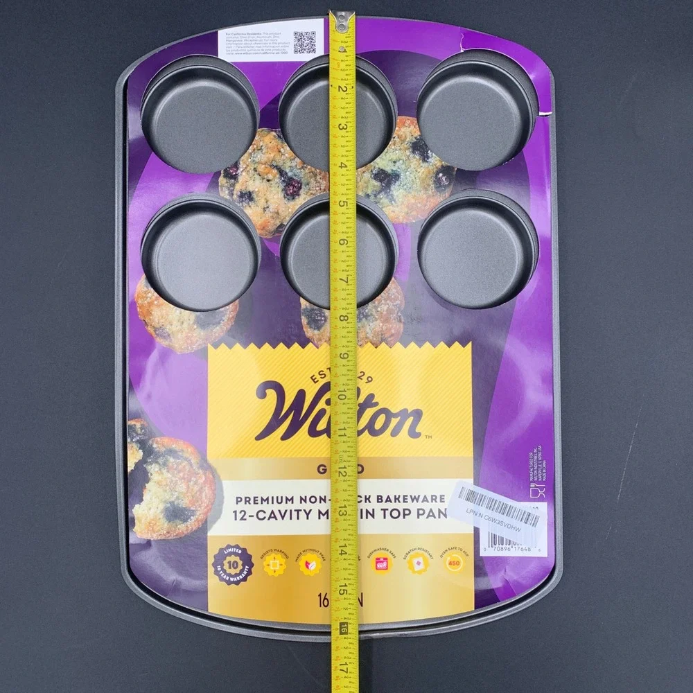 Wilton Gold Premium Non-Stick 12-Cavity Muffin Top Pan 16x11 Dents
